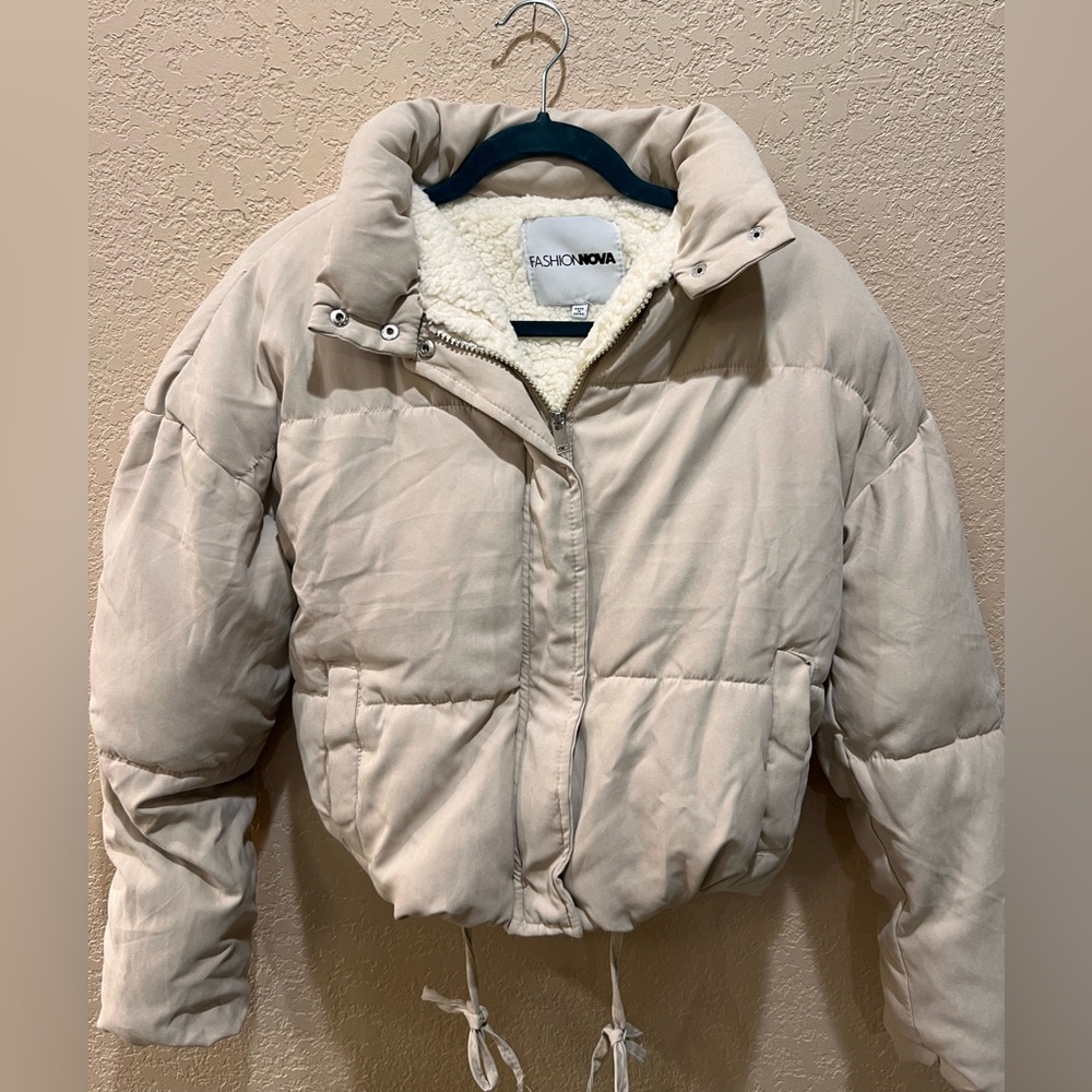 Fashion Nova Women's Beige Puffer Jacket